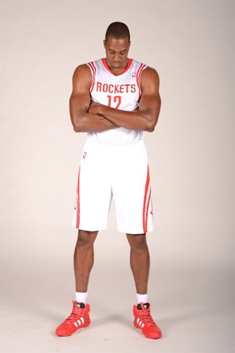 邵佳一谈成为国足主帅：正在家看电脑突然收到700多条信息（邵佳一回忆出任国足主帅：在家看电脑时瞬收700余条消息）