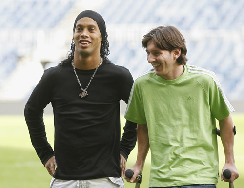 官方：米利唐右腿内收肌受伤，将对其后续情况进行观察（官方通报：米利唐右腿内收肌受伤，后续情况将持续观察）