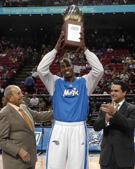 半场战报：博洛尼亚0-0布兰，里科吉安尼斯染红（上半场战况：博洛尼亚0-0布兰，里科吉安尼斯被红牌罚下）