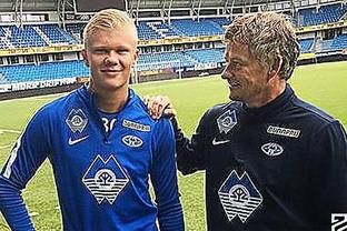 亚马尔更新社媒为拉菲尼亚庆生：生日快乐，大哥！（亚马尔社媒送祝福：祝拉菲尼亚生日快乐，大哥！）