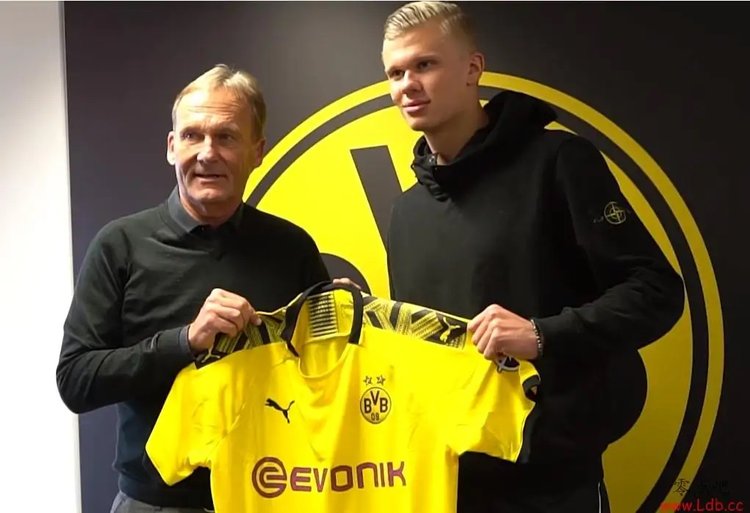 英超-狼队0-3曼联：送副班长首胜？NO！阿莫林要逼近欧冠区｜前瞻（英超-狼队0-3曼联：拒做送分童子，阿莫林剑指欧冠区｜前瞻）