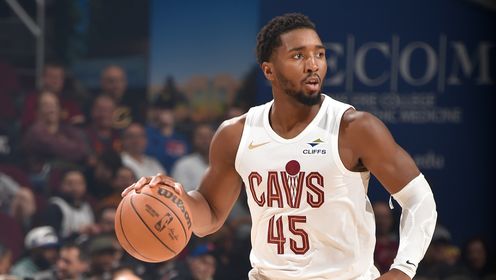 王飞获双料推广人奖，推动中国拳击发展，助力职业拳击繁荣。（王飞荣获双料推广人称号，助推中国拳击发展与职业拳击繁荣）