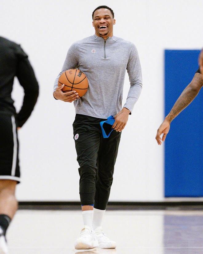 凉了！罢赛逼宫1.2亿转会切尔西，13轮仅1次打满，曼联养出的巨婴栽了？（要凉了？罢赛逼宫后1.2亿转会切尔西，13轮仅1次打满，曼联青训出身球员陷入低迷）