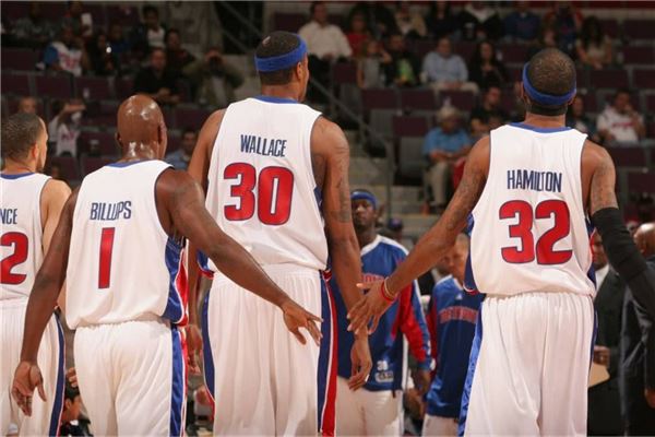 足球西甲主帅临场调整收获成效（足球西甲主帅临场变招见效）