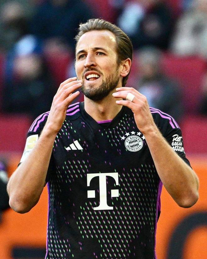 进攻屡次受 进攻屡次受