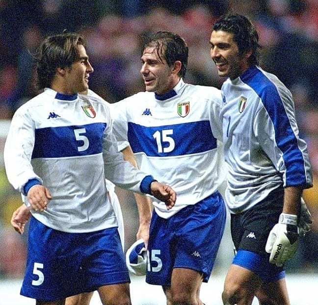 两国的足球 两国的足球